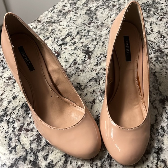 Nude pumps - Picture 2 of 3